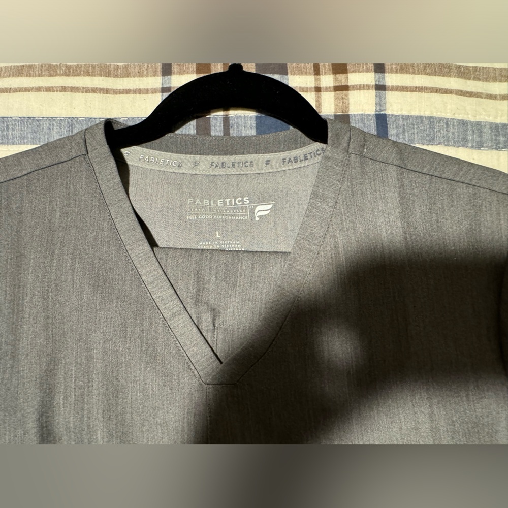 Fabletics Heather Grey Scrub top AND scrub pants NEW